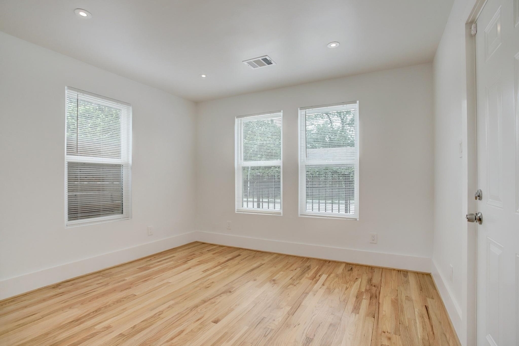 6109 N Main St - Photo 9