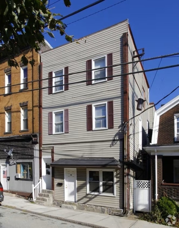 305 Bessemer Ave - Photo 0