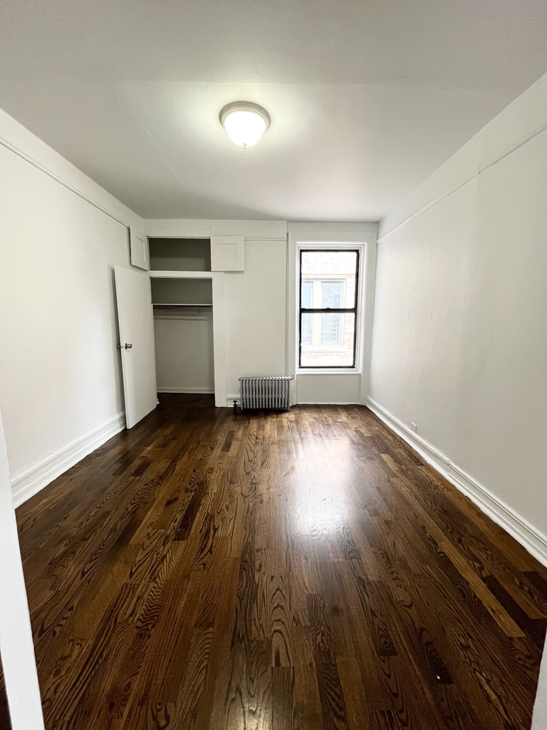 660 West 180th Street - Photo 4