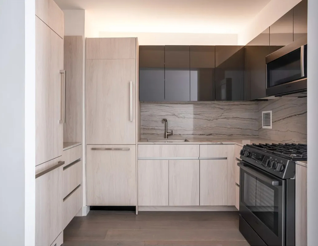 47th Street 8th ave - Photo 1
