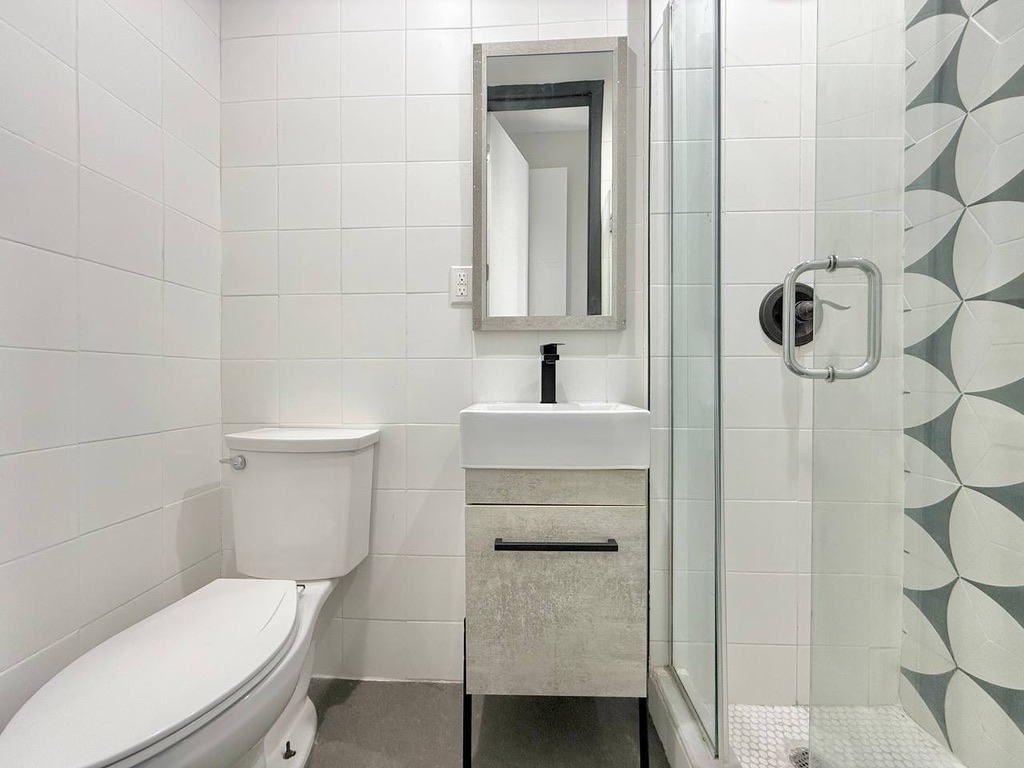 966 Madison Street #2 — Listing History and Nearby Rentals