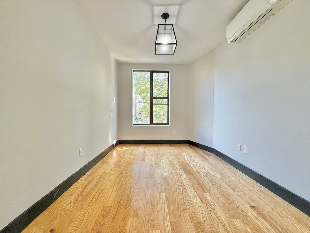 966 Madison Street #2 — Listing History and Nearby Rentals