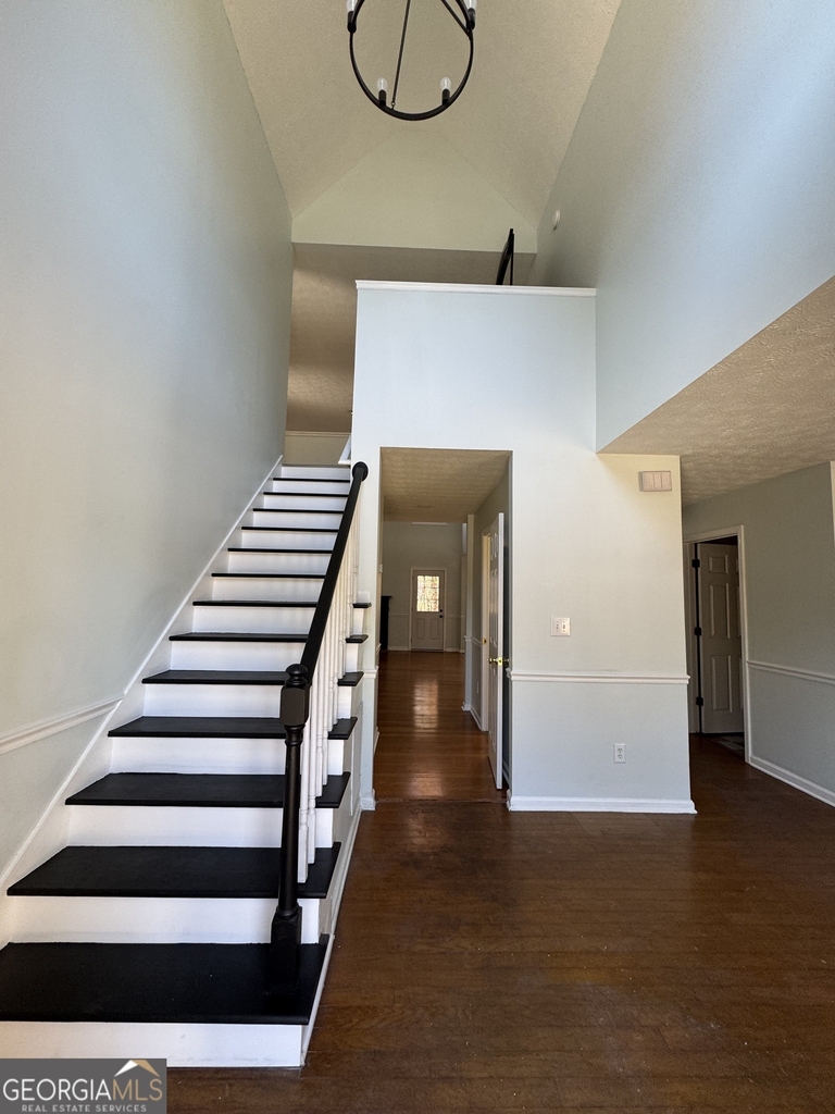 1009 Chads Ridge - Photo 2