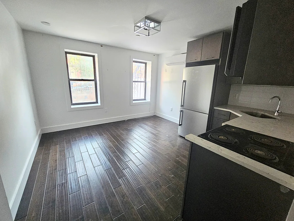 807 Quincy Street - Photo 2