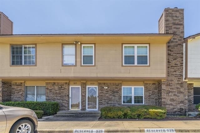 929 Vedral Place - Photo 0