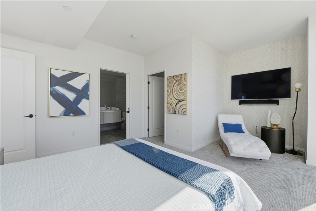 1050 S Grand - Photo 36