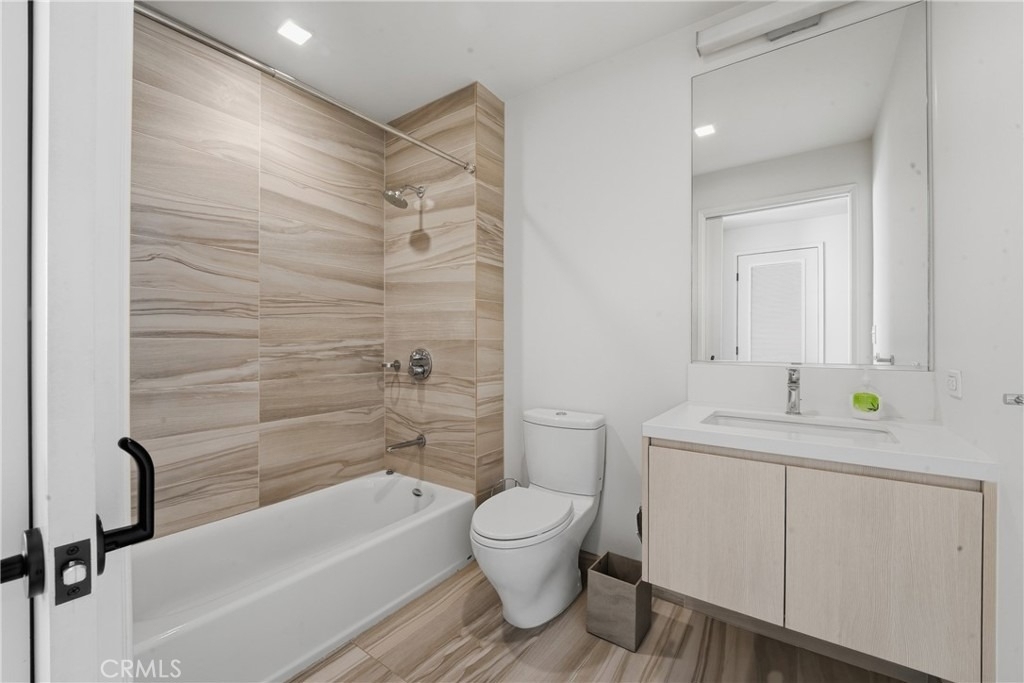 1050 S Grand - Photo 48