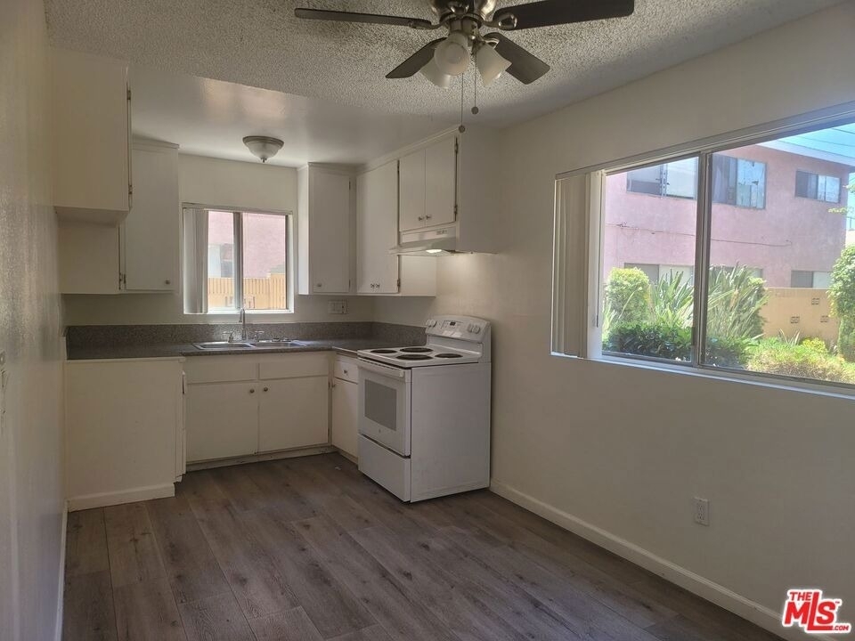 12634 Kalnor Avenue - Photo 2