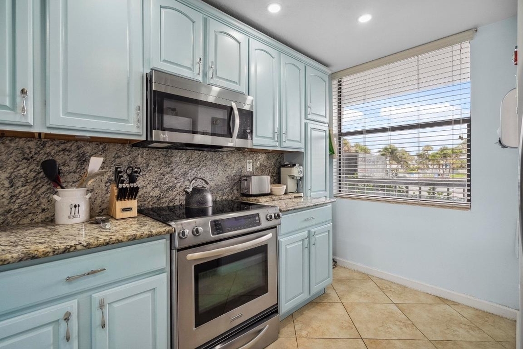 10680 S Ocean Drive - Photo 16