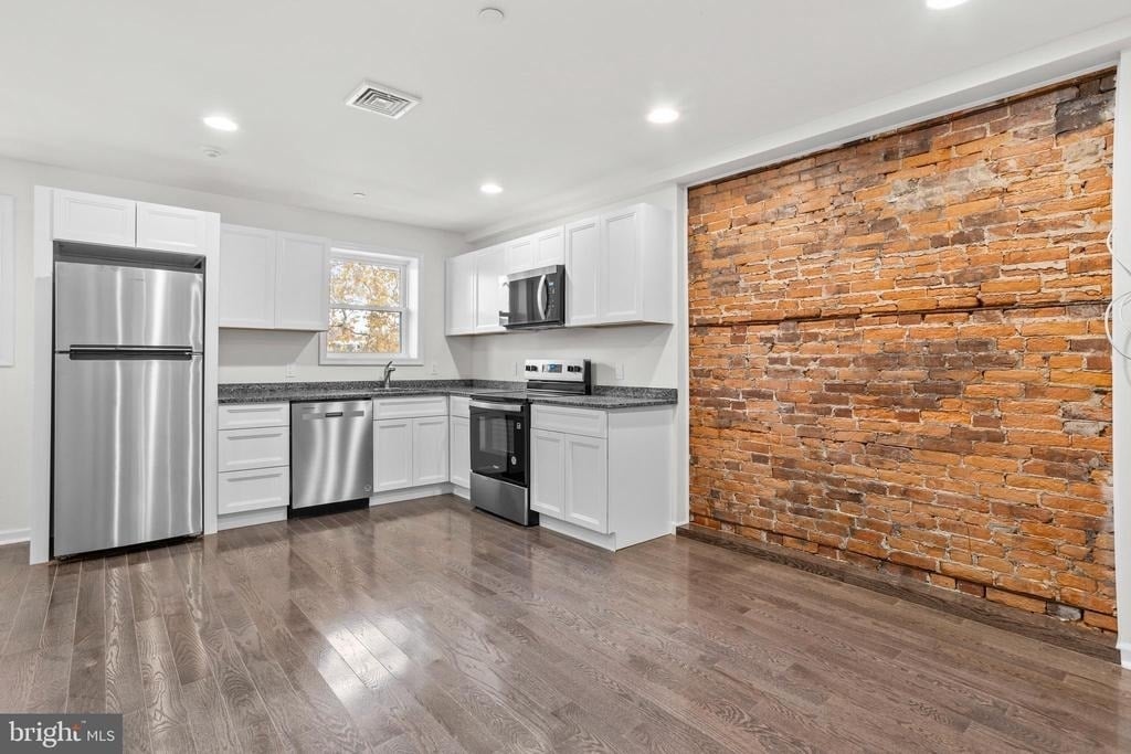 819 11th Avenue - Photo 5