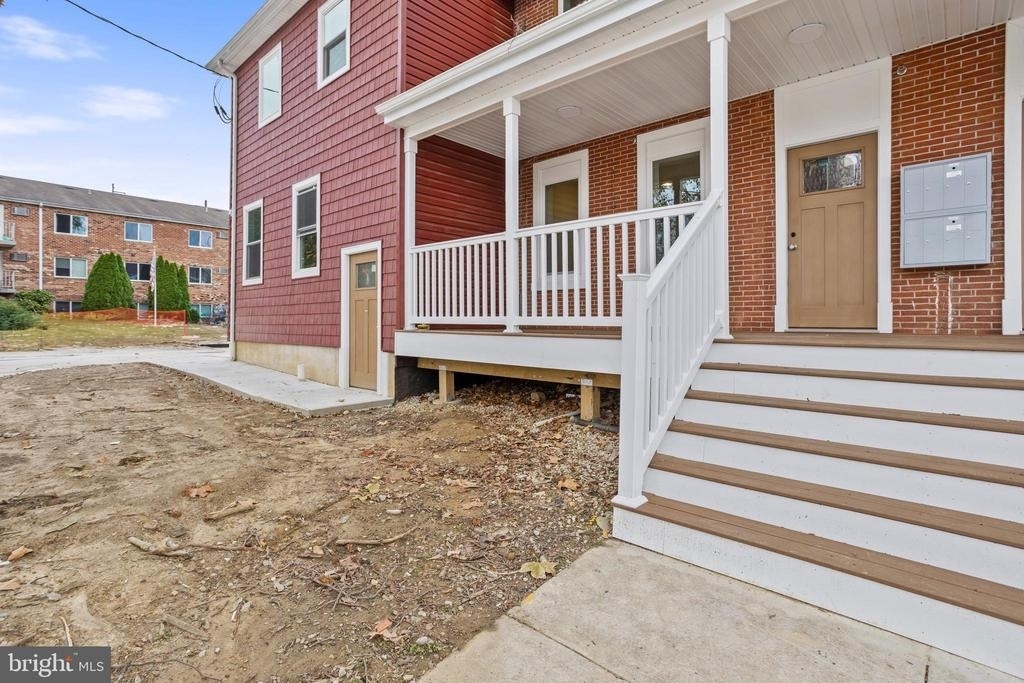 819 11th Avenue - Photo 1