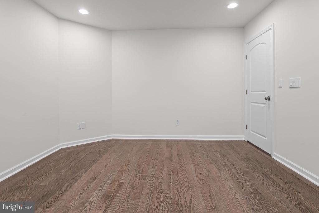 819 11th Avenue - Photo 12