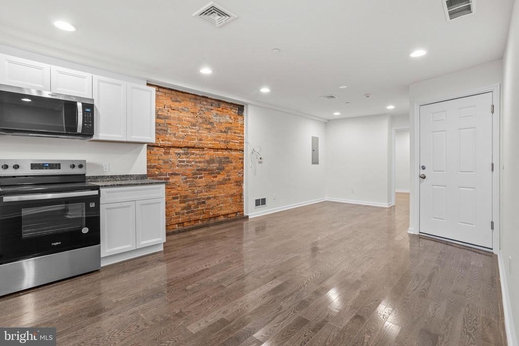 819 11th Avenue - Photo 8