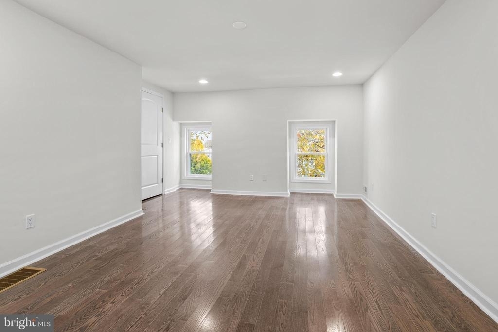 819 11th Avenue - Photo 16