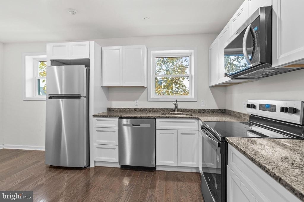 819 11th Avenue - Photo 6