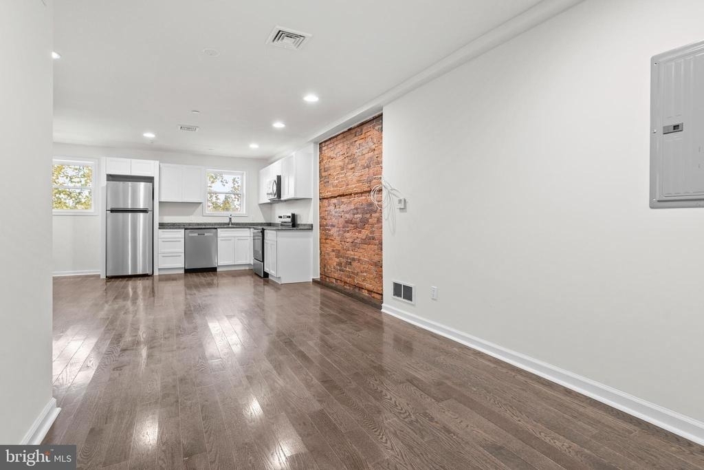 819 11th Avenue - Photo 11