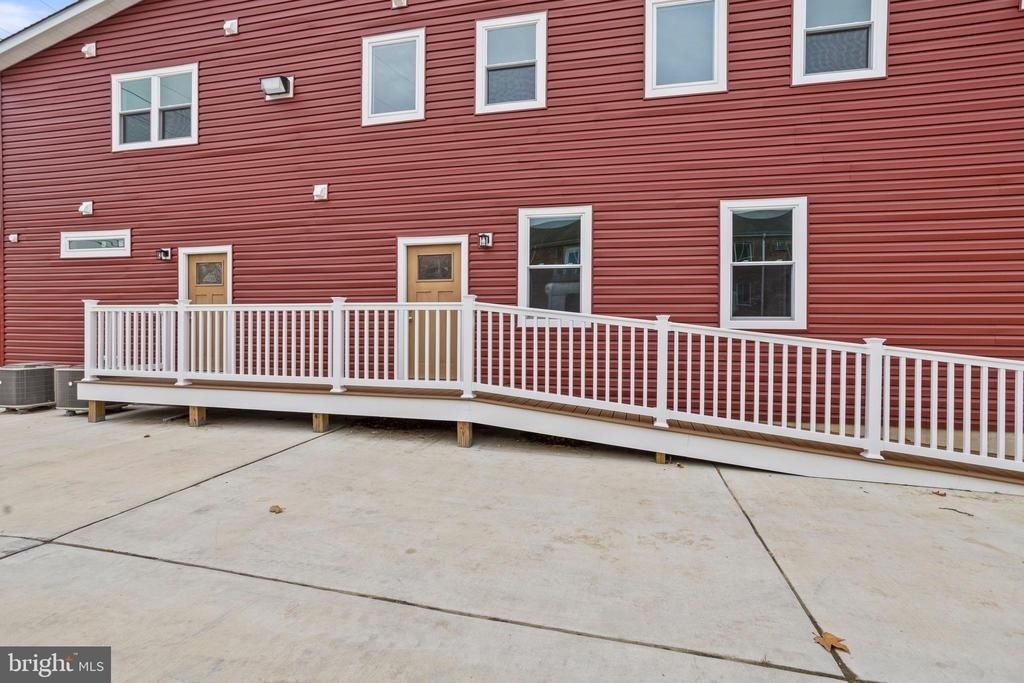819 11th Avenue - Photo 3