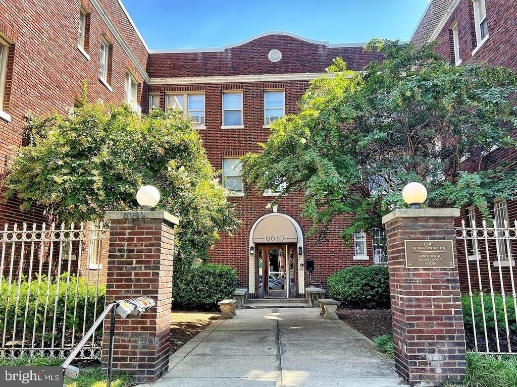 6645 Georgia Avenue Nw - Photo 10