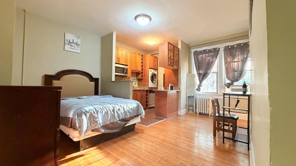 6645 Georgia Avenue Nw - Photo 2