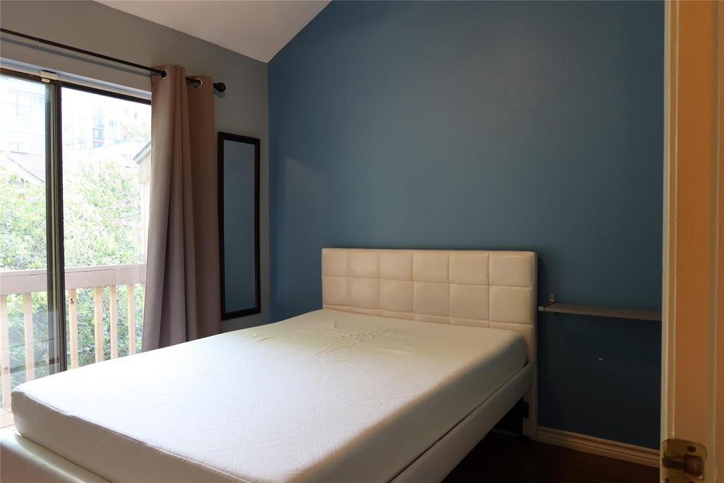 2210 Pearl St - Photo 12
