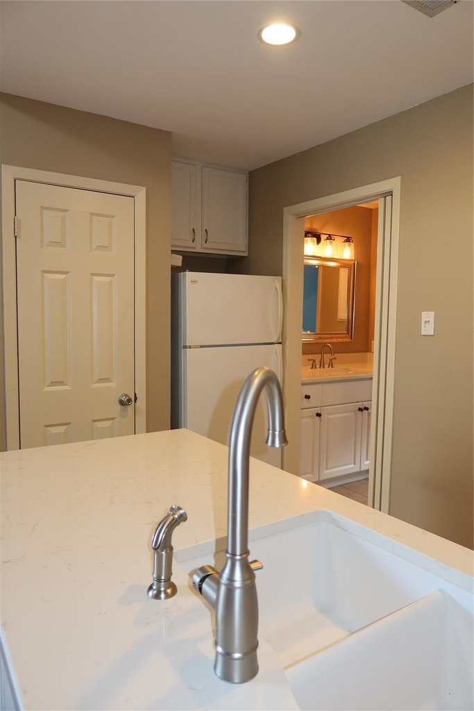 2210 Pearl St - Photo 8