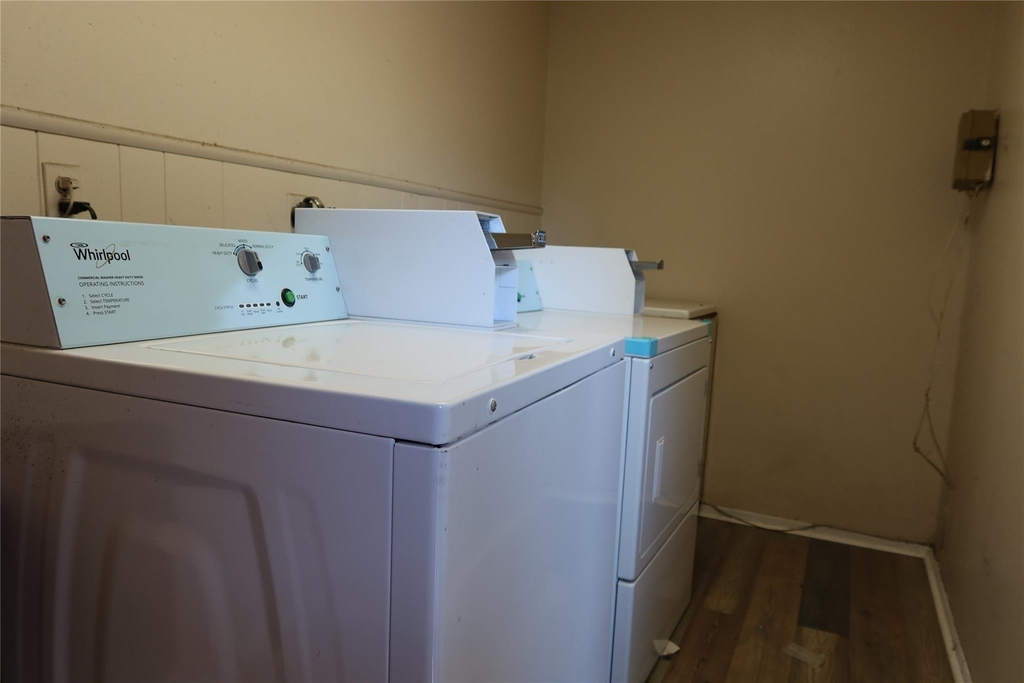 2210 Pearl St - Photo 21