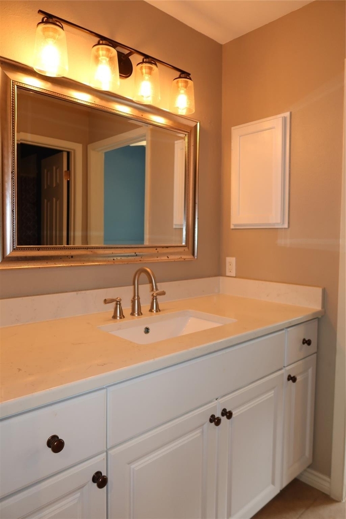 2210 Pearl St - Photo 9