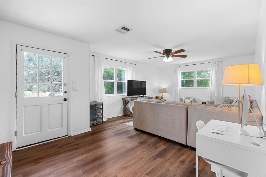 617 Johnson St - Photo 4