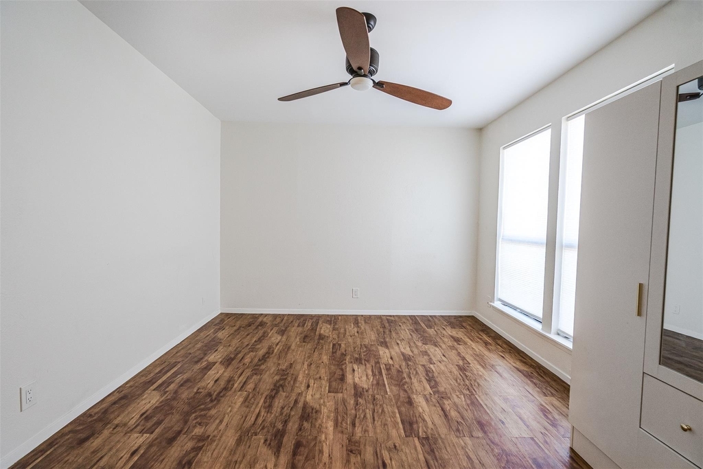 2106 Lamplight Village Cir - Photo 11
