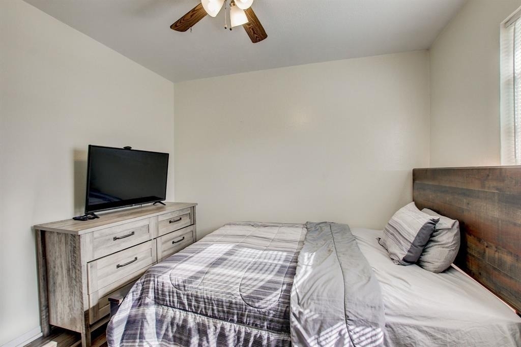 1208 S 19th St - Photo 14