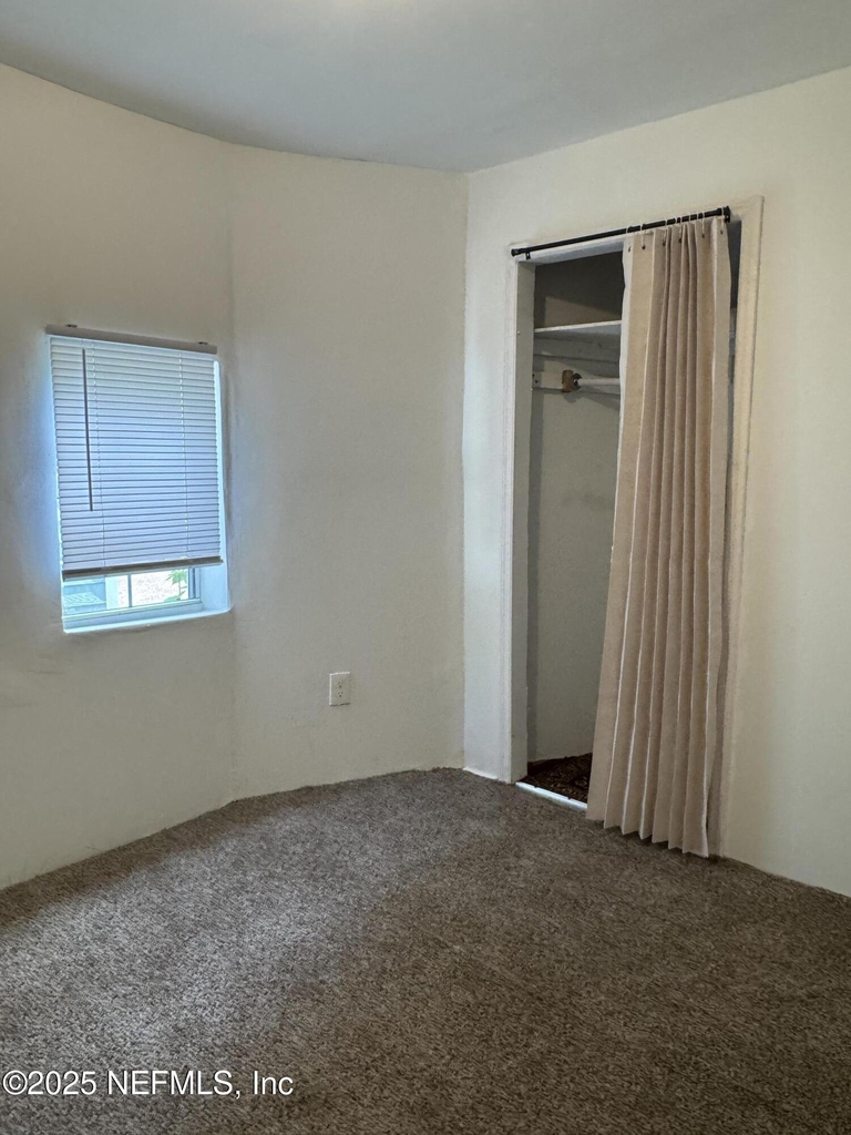 946 Spearing Street - Photo 8