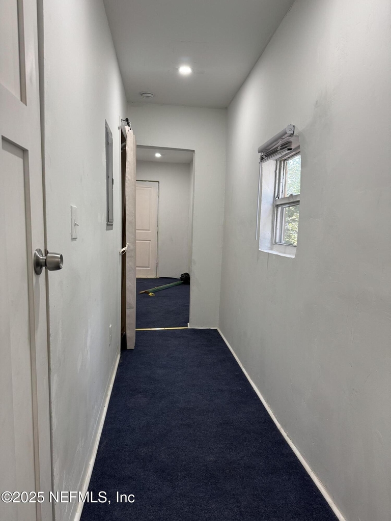 946 Spearing Street - Photo 9