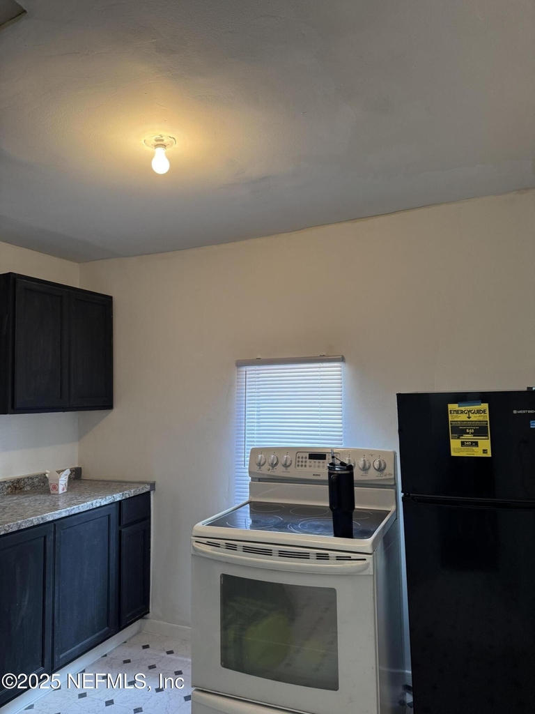 946 Spearing Street - Photo 7