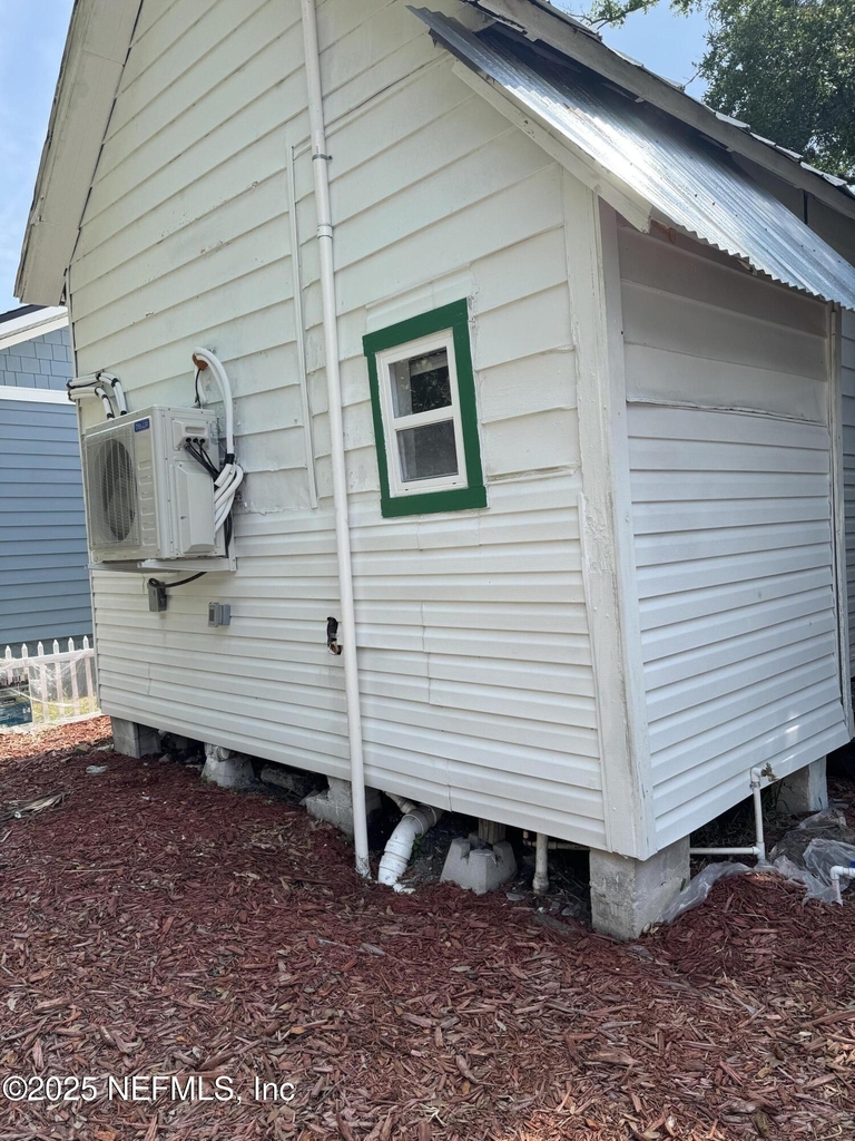 946 Spearing Street - Photo 5