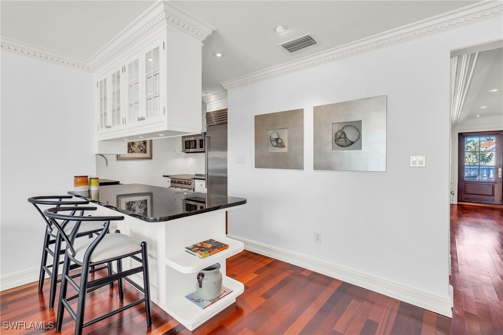 271 Broad Avenue S - Photo 4
