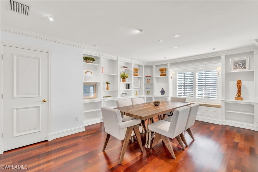 271 Broad Avenue S - Photo 3