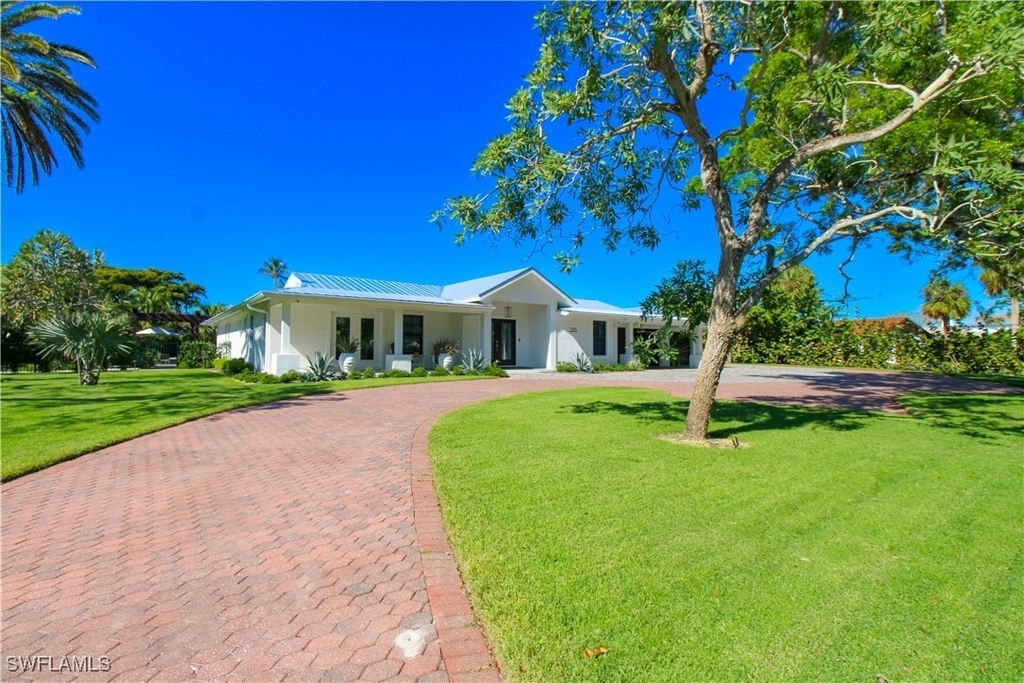 1555 Crayton Road - Photo 2