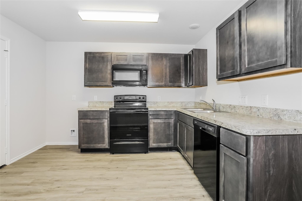 411 Brushback Drive - Photo 3