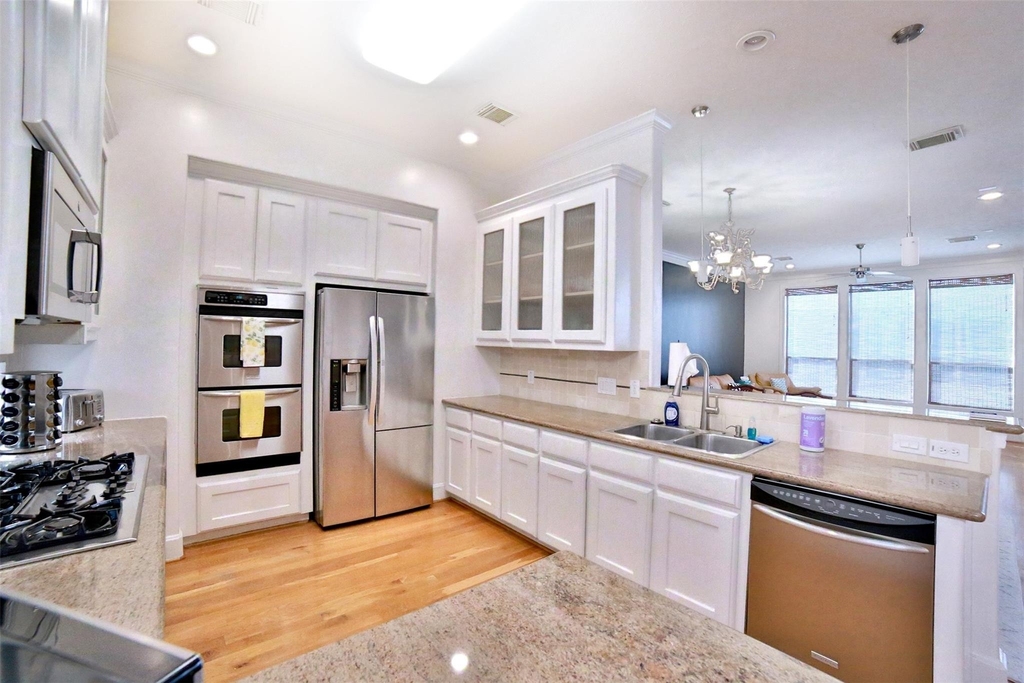 2410 Dorrington Street - Photo 6