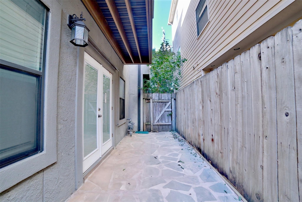 2410 Dorrington Street - Photo 29