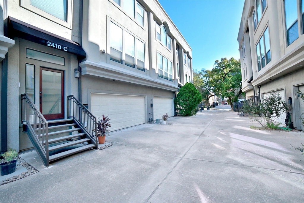 2410 Dorrington Street - Photo 28