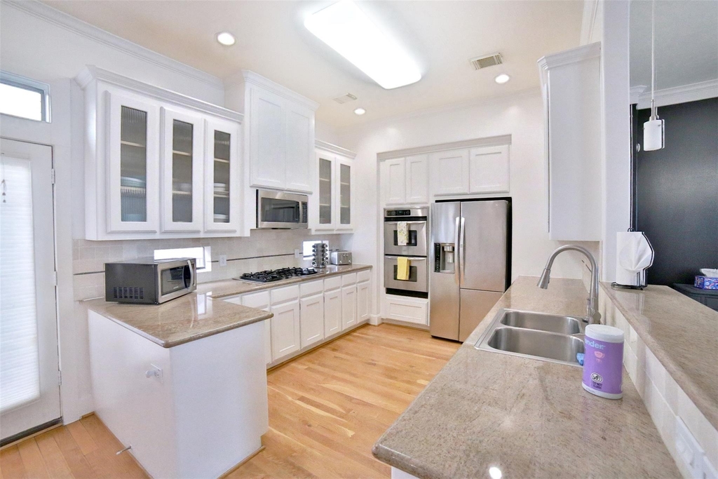 2410 Dorrington Street - Photo 8