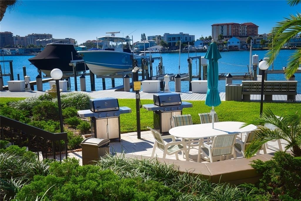 690 Island Way - Photo 25