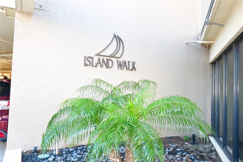 690 Island Way - Photo 2