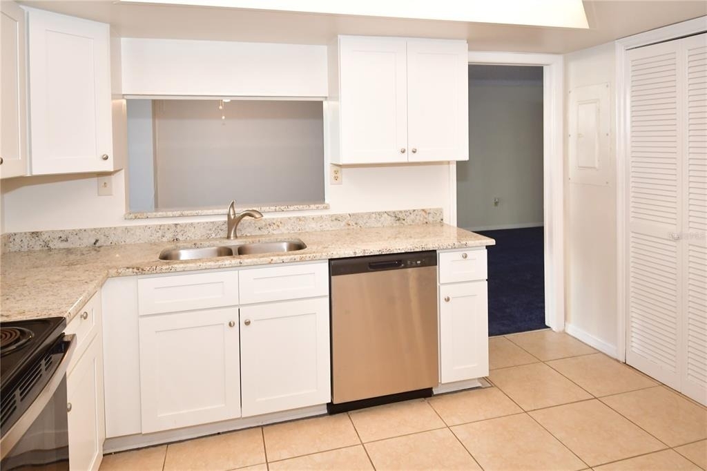 690 Island Way - Photo 10