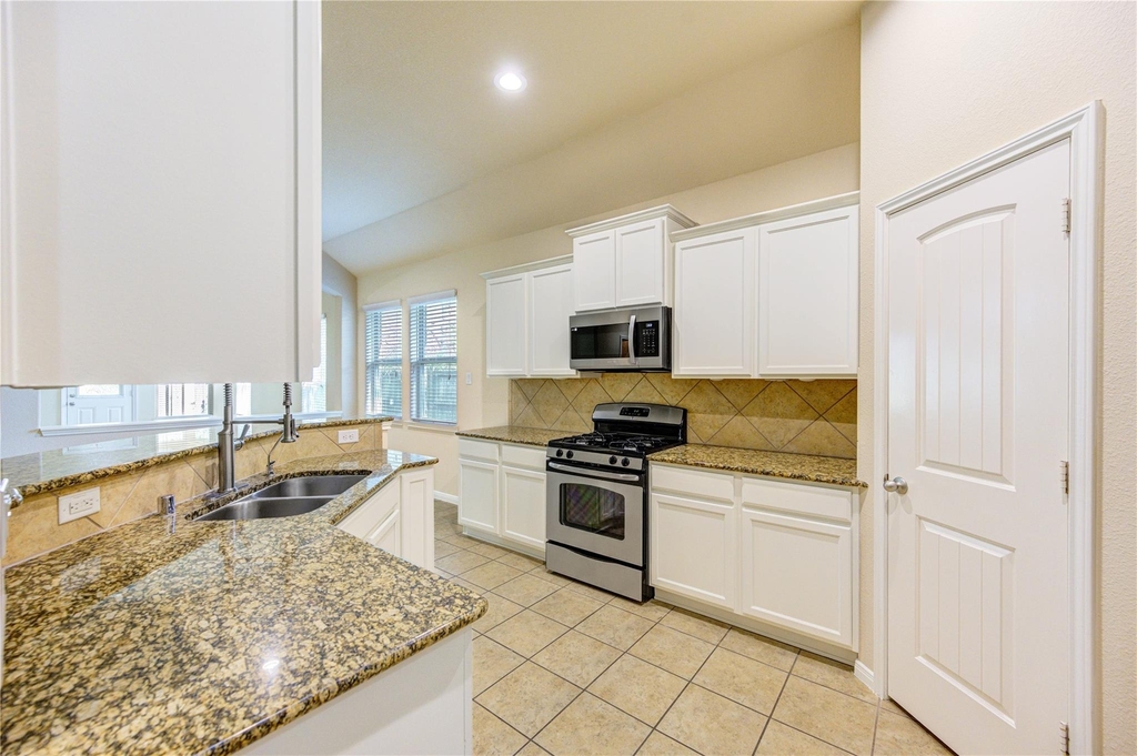 19306 Boulder Bay Lane - Photo 13