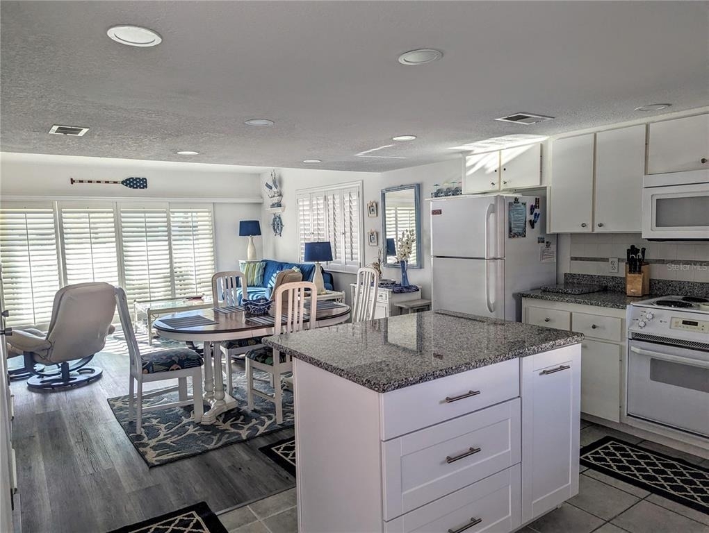 815 Ocean Shore Boulevard - Photo 2