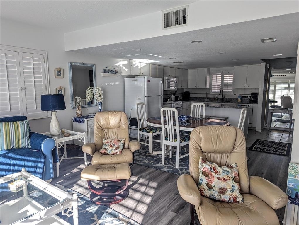 815 Ocean Shore Boulevard - Photo 9