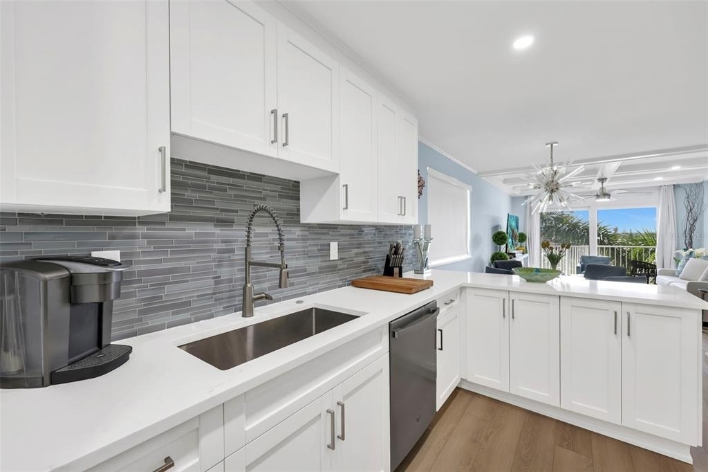 1300 Gulf Shore Boulevard N - Photo 4