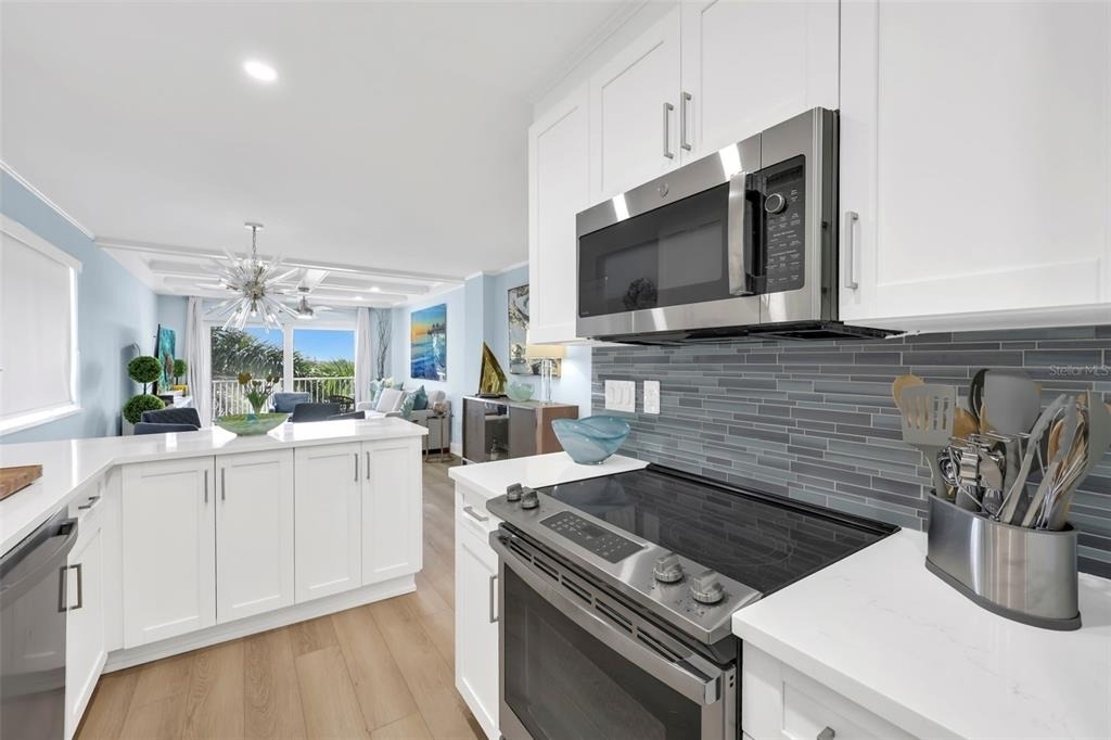 1300 Gulf Shore Boulevard N - Photo 5